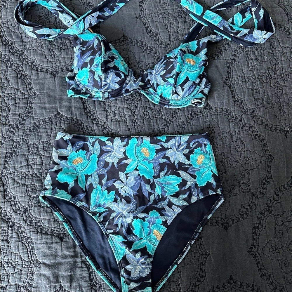 Old Navy Blue Floral Tie-Shoulder Underwire Bikini Top & High-Waisted Bottoms